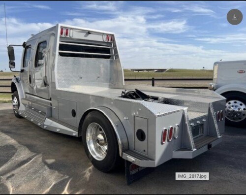 2022 freightliner M-2 Crew Cab With Summit Hauler Package, Cummins 360 HP, Automatic, 15K Miles, Pristine - Image 3